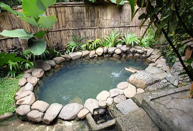 giri tirta hot spring