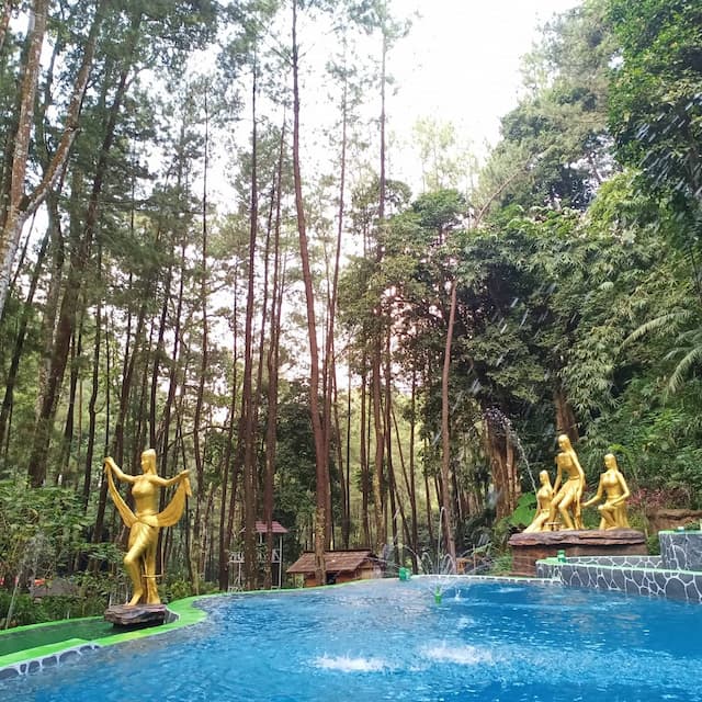 kolam renang via @srambangparkngawi