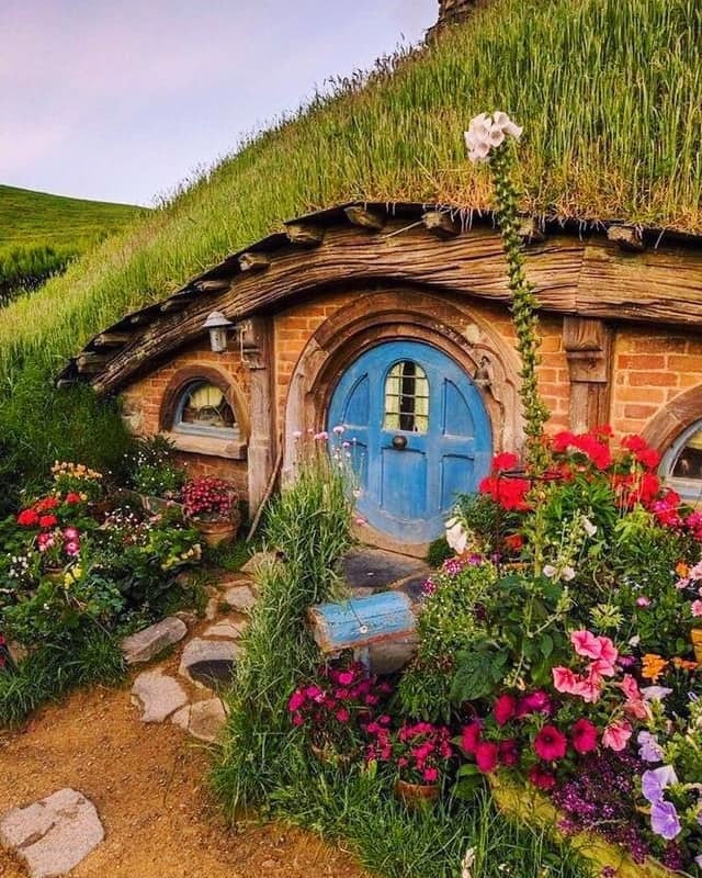 hobbiton farmhouse lembang