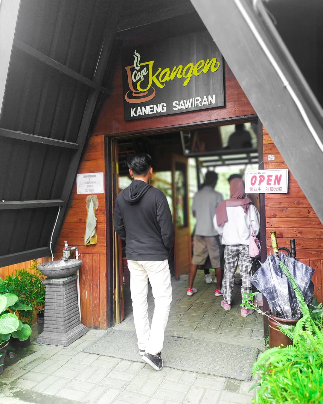 Lokasi Dan Harga Menu Cafe Kangen Kaneng Sawiran Pasuruan Travelandword