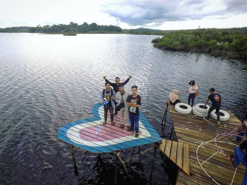 lokasi wisata danau laet