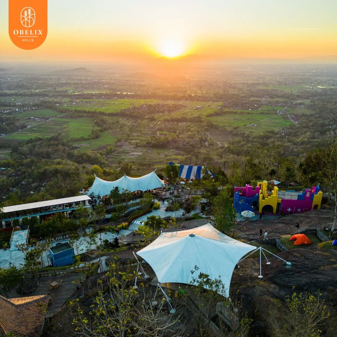 Obelix Hills Jogja, Harga Tiket Desember 2023 - Travelandword