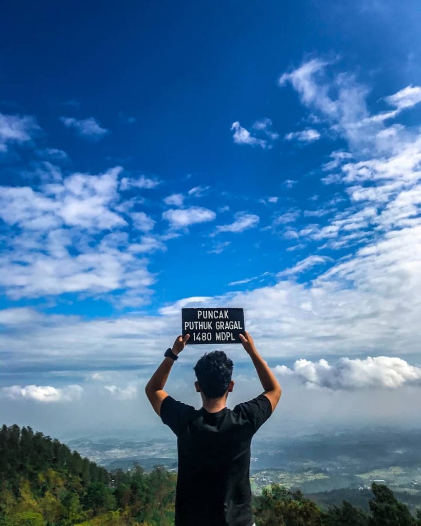 gunung di mojokerto