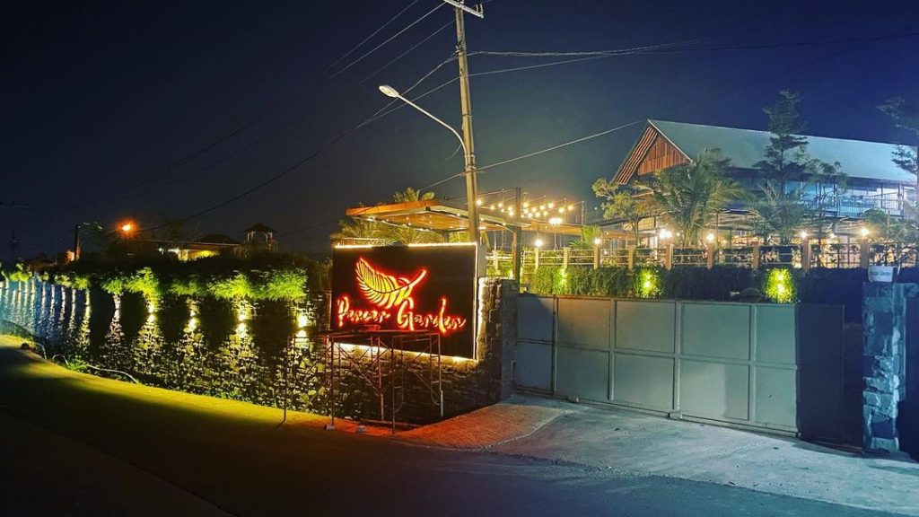 cafe outdoor dekat jakarta rekomended