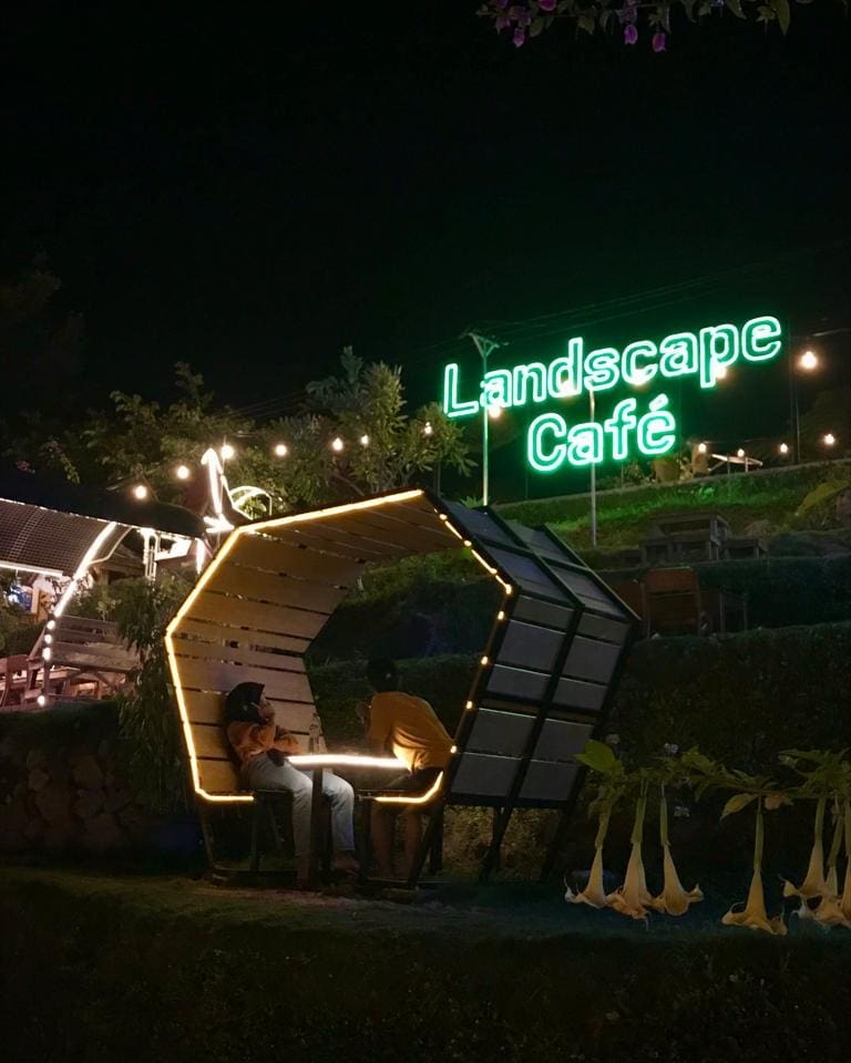 desain aesthetic di landscape cafe by @landscapecafe.id