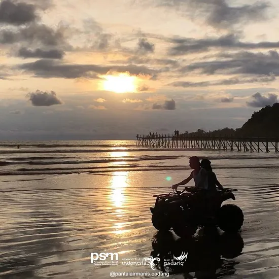 pantai favorit di padang, pantai air manis