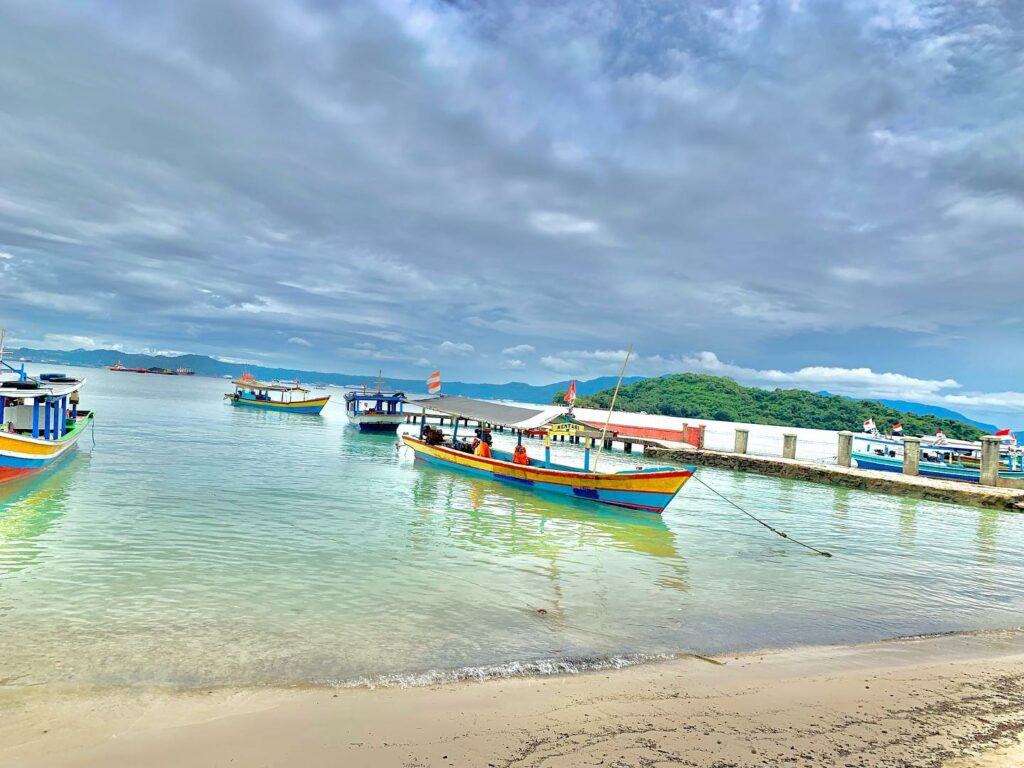 pantai mutun lampung