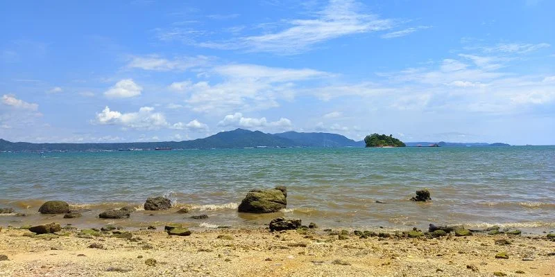 Daya-Tarik-Pantai-Tirtayasa lampung