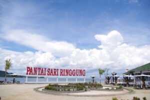 pantai sari ringgung lampung