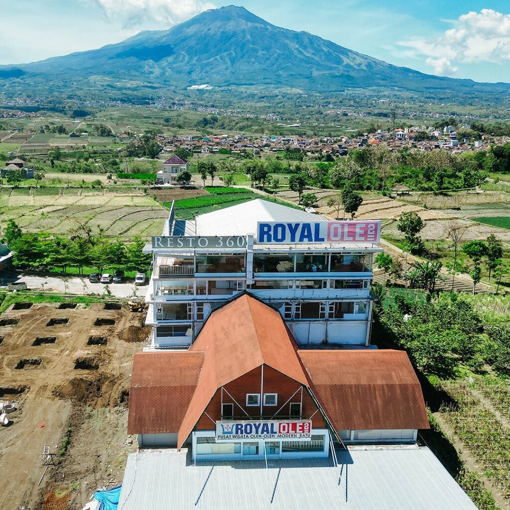 royal resto 360 batu