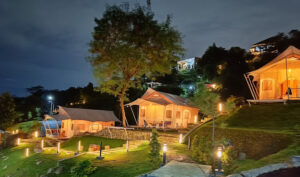 de boekit glamping sentul