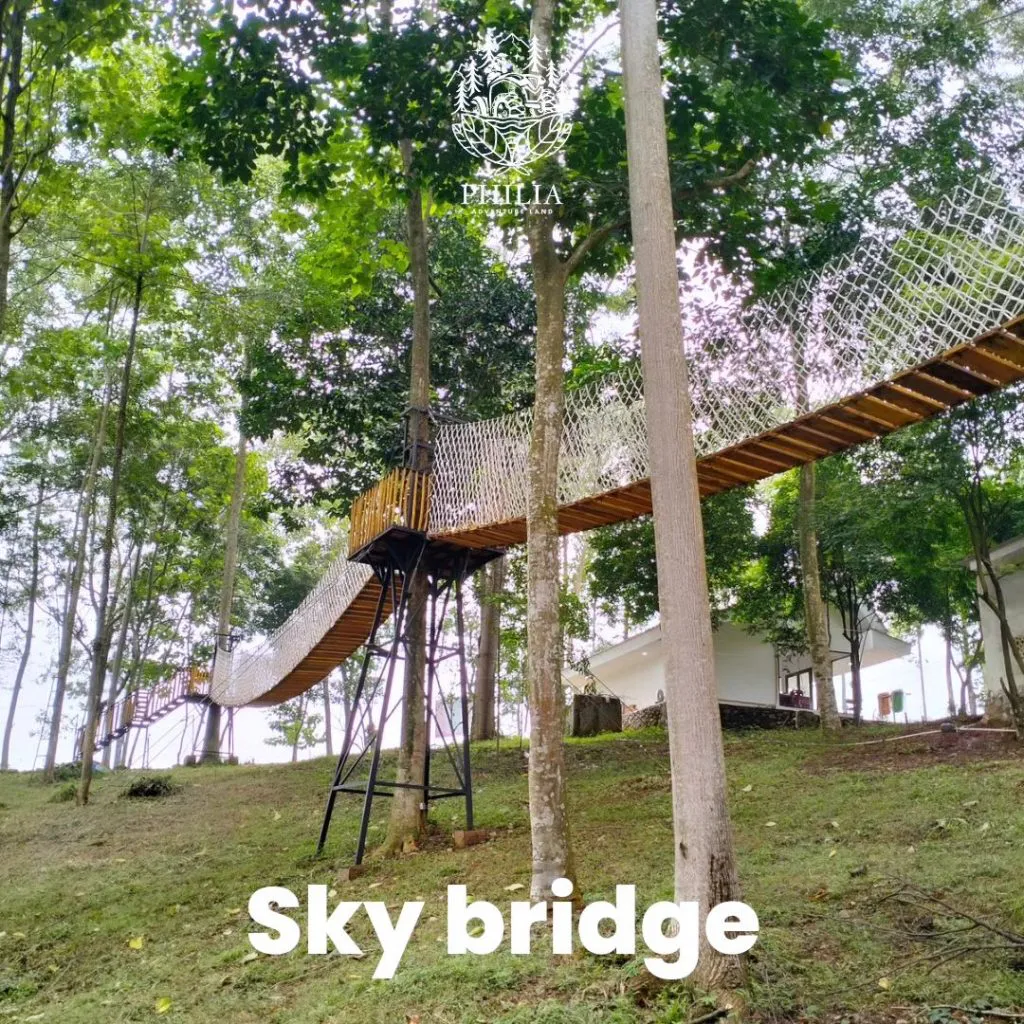 wahana sky bridge di philia adventure land bogor