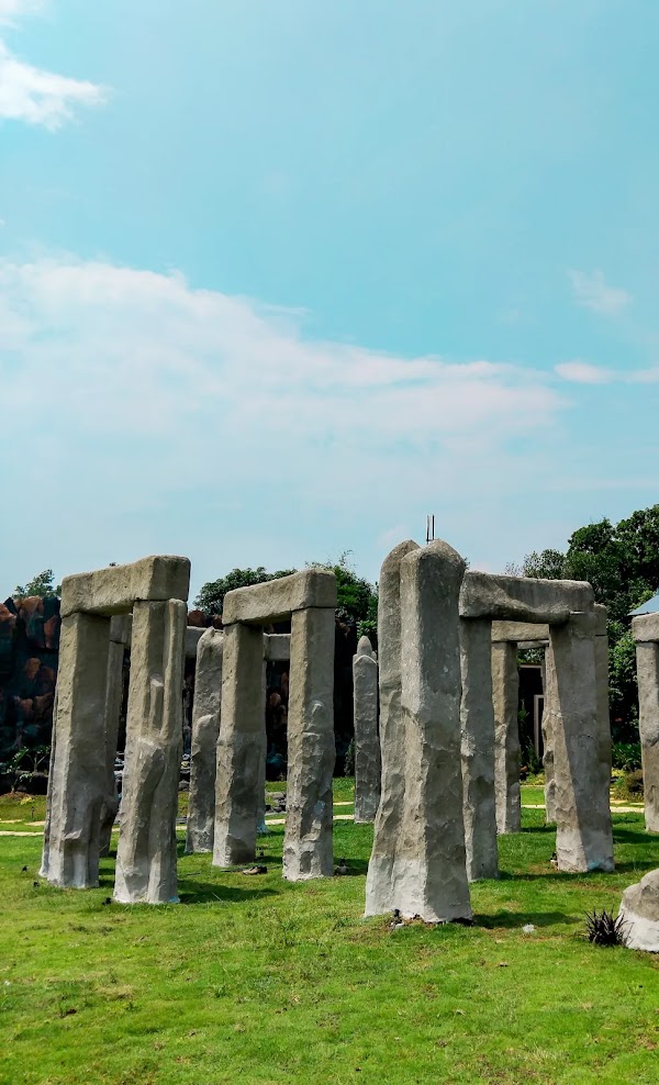 spot stonehenge