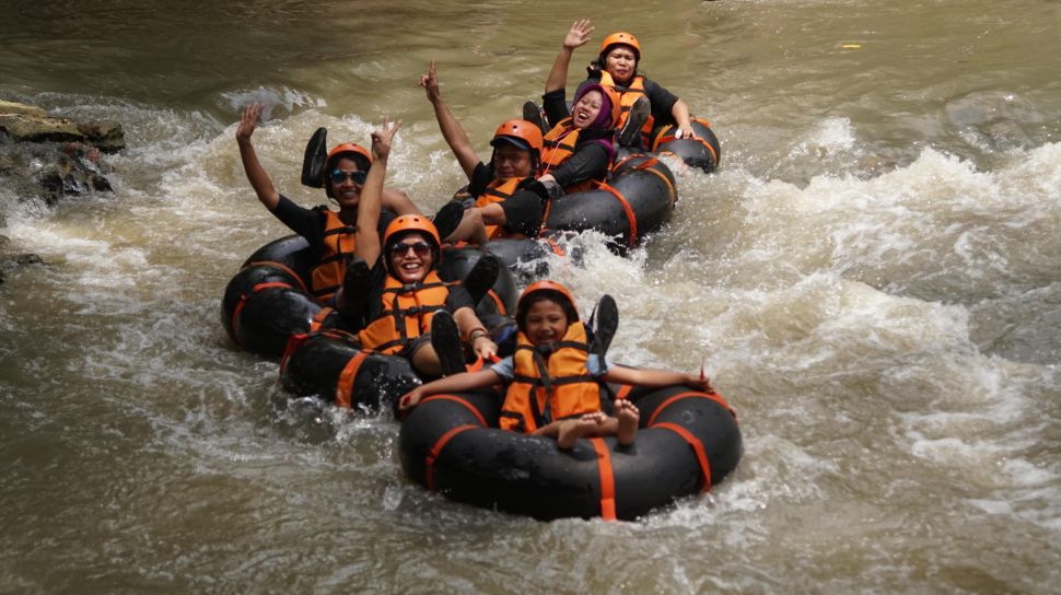 WISATA JOGJA Susur Sungai Seru di Karst Tubing Sedayu Bantul, Sudah Pernah Coba