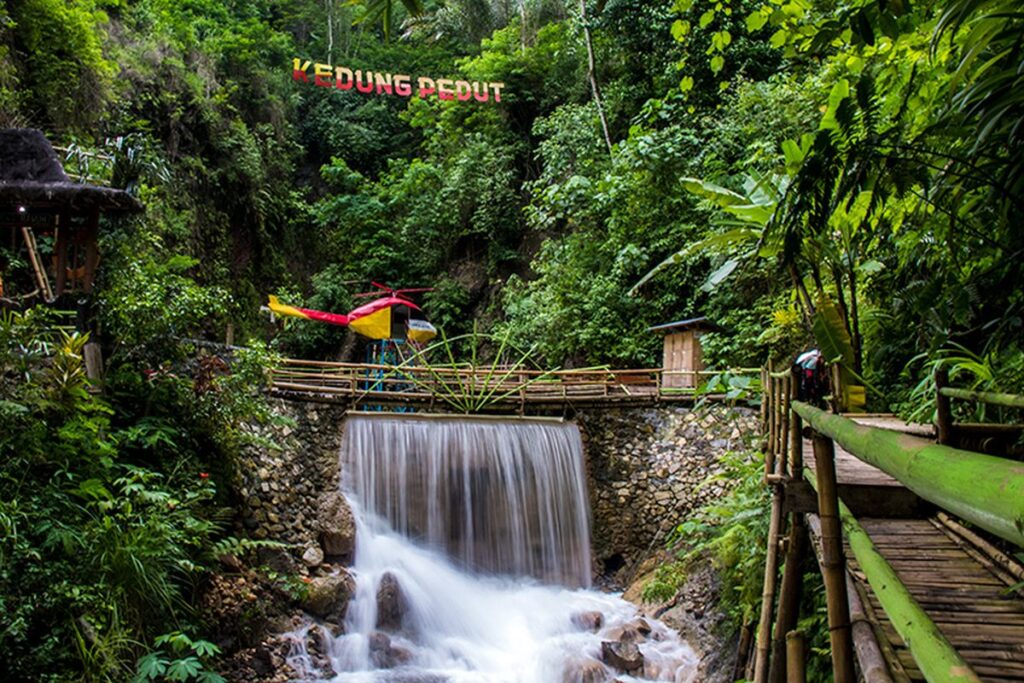 Segarnya Air Terjun Kedung Pedut, Pemandian Alami di Kulon Progo