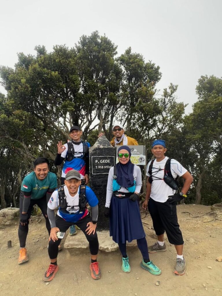 Menikmati Sepi di Alun-alun Suryakencana Gunung Gede