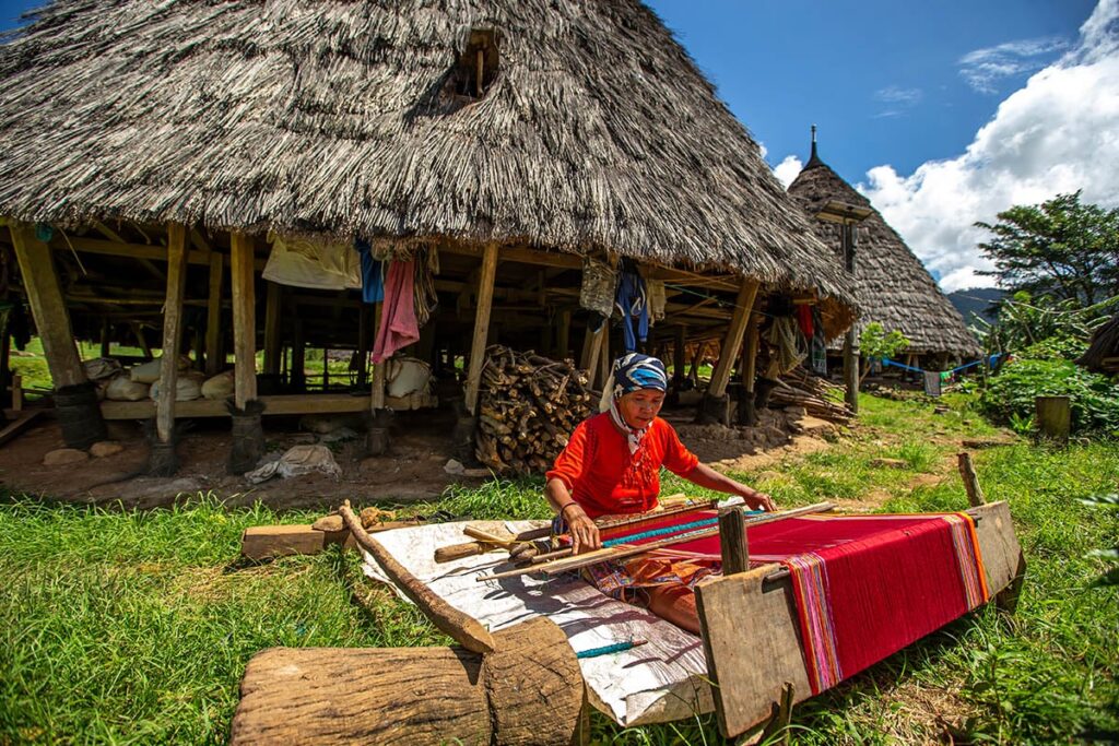 Menikmati Pesona Desa Adat Wae Rebo di Pulau Flores