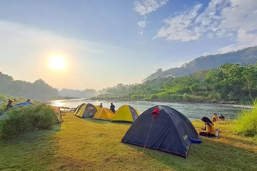 Potrobayan River Camp Kemah Seru di Tepi Sungai Oyo