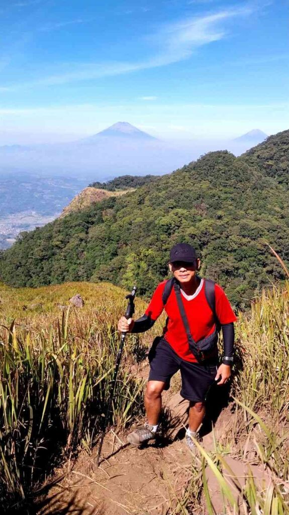 Solo Hiking ke Puncak Gunung Ungaran 2.050 mdpl, Jalan 8.2 km Halaman 1