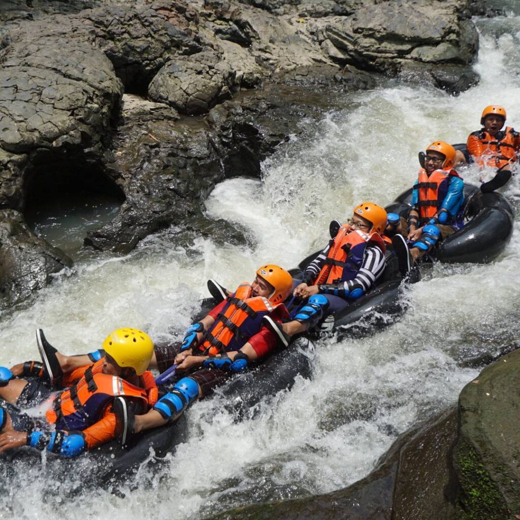 Lava Bantal, Wisata Geo Tubing - De Jogja Adventure