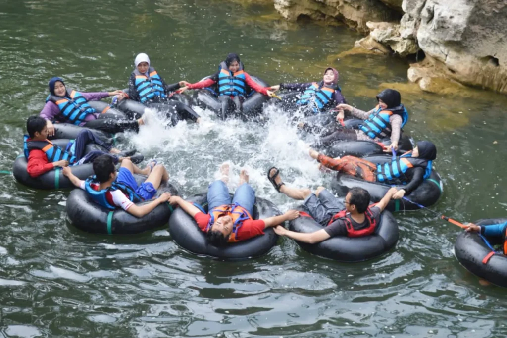 Oya River Gunung Kidul Rafting Package by Arowisata Diskon 50_ Harga Paket