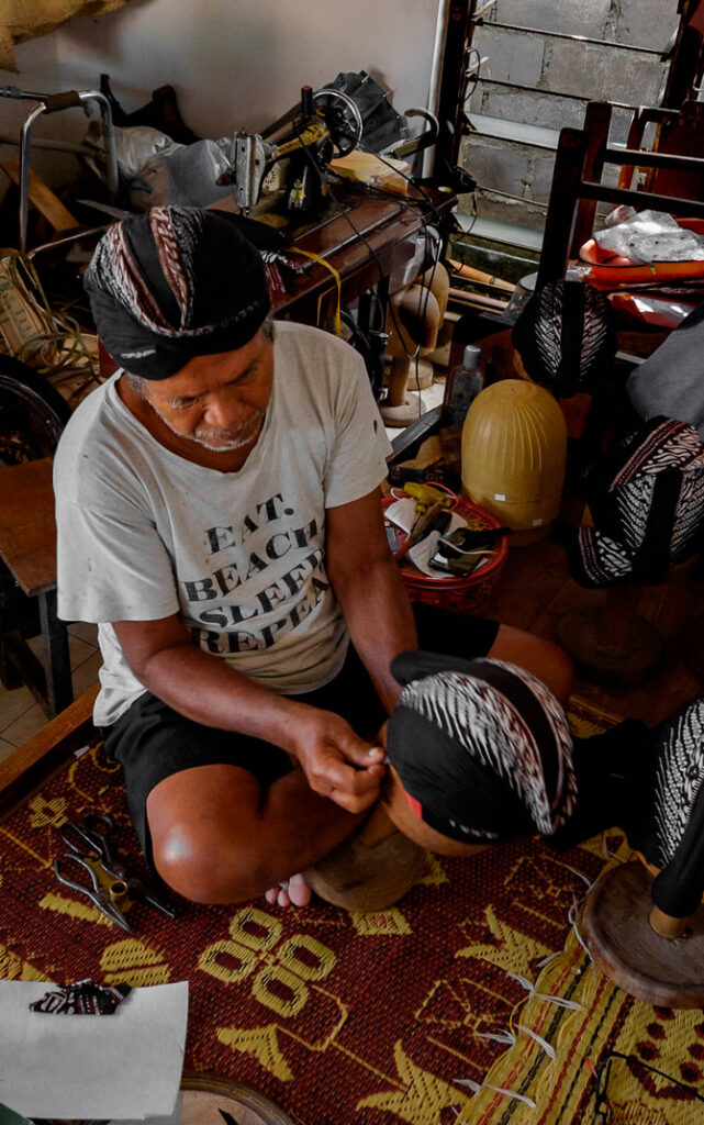 Sosok Mbah Oden, Sang Pengrajin Blangkon Keraton yang Melegenda