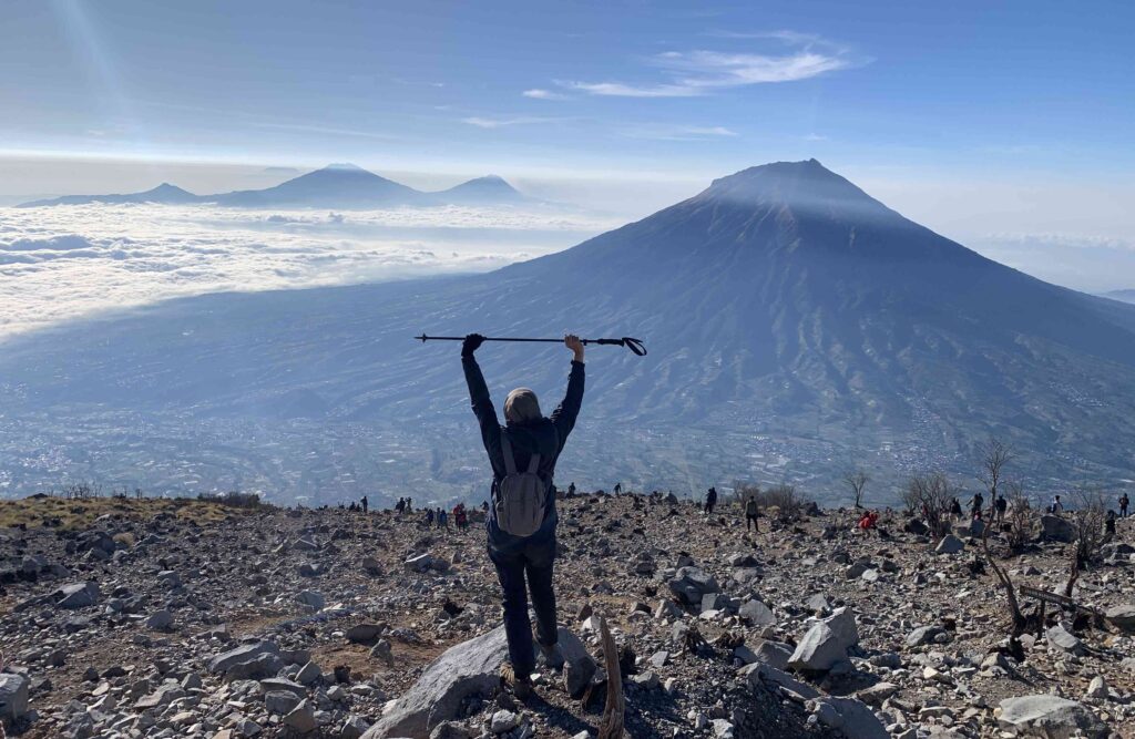 Keindahan Puncak Gunung Sindoro di Luar Ekspektasiku