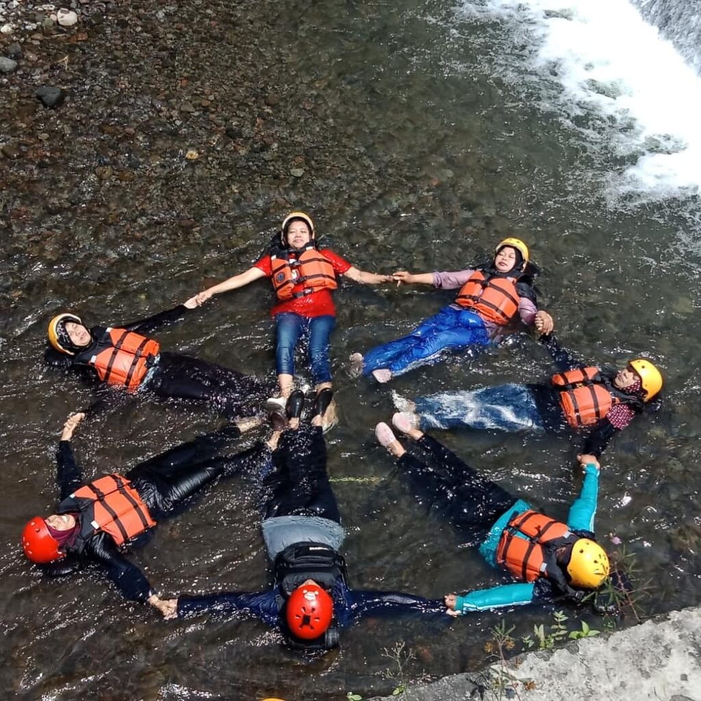 Wisata Alam River Tubing dan Outbond Krasak Jolontoro