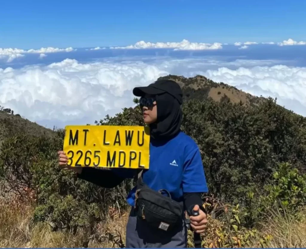 Perlengkapan Wajib untuk Pendaki Tektok di Gunung Lawu agar Aman dan Nyaman - Radar Lawu