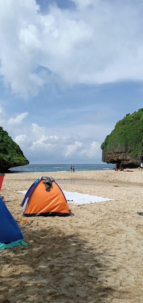 Pantai Greweng Pantai Unik Yang Menyimpan Misteri