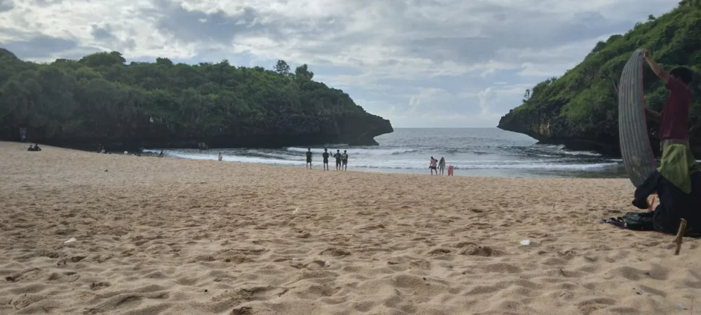 Pantai Sedahan Gunungkidul, Spot Liburan Awal Tahun yang Asyik