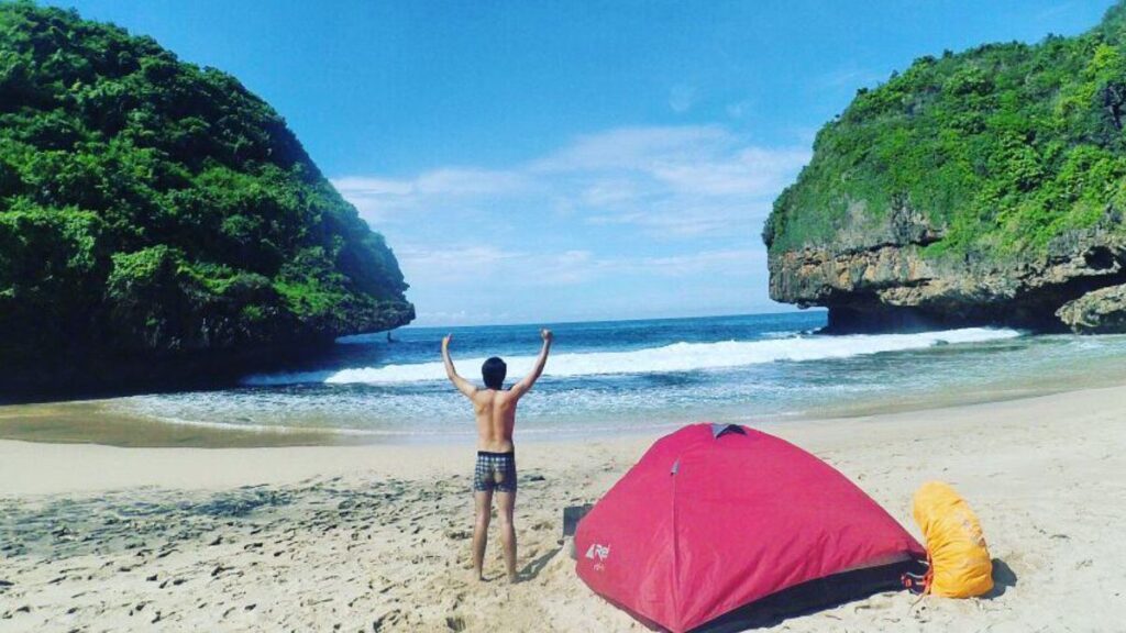 Rekomendasi Pantai Gunung Kidul buat Camping Terbaik di Yogyakarta