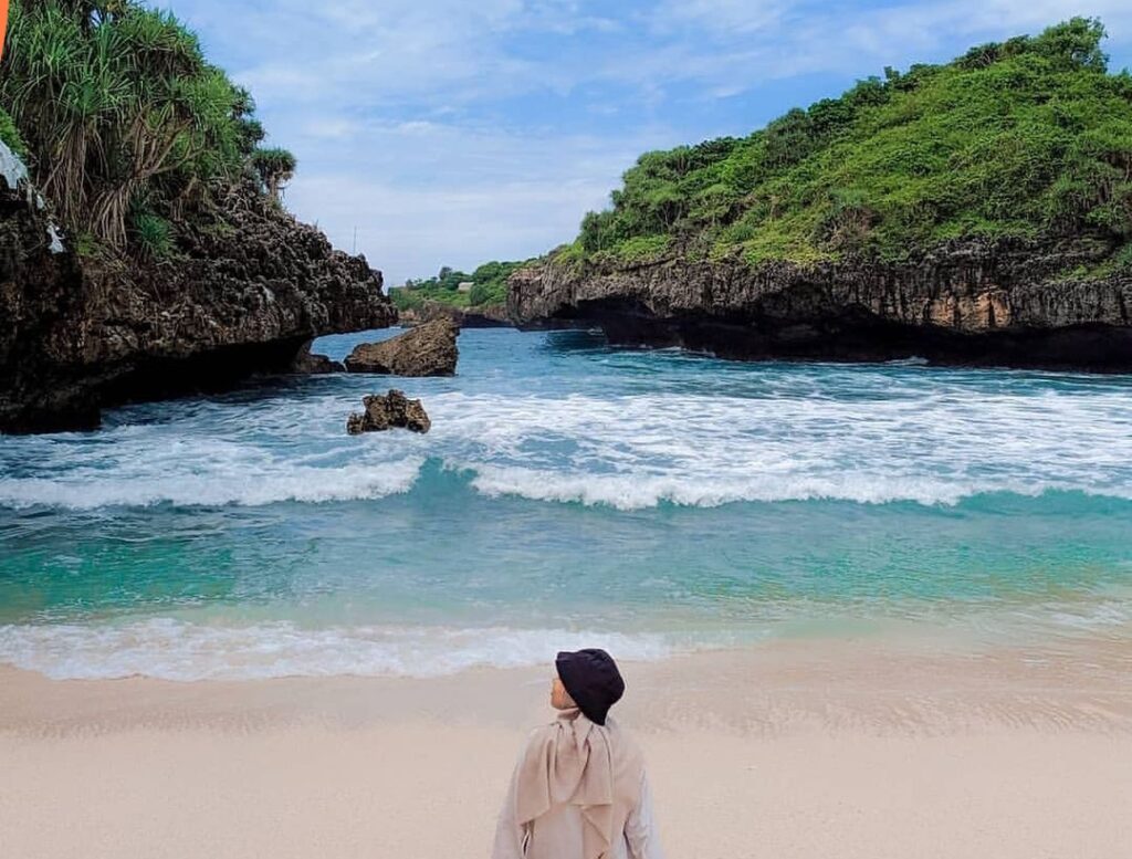 Yuk, Intip Pesona Pantai Sedahan, Wisata Pantai dengan Suasana Asri dan Indah